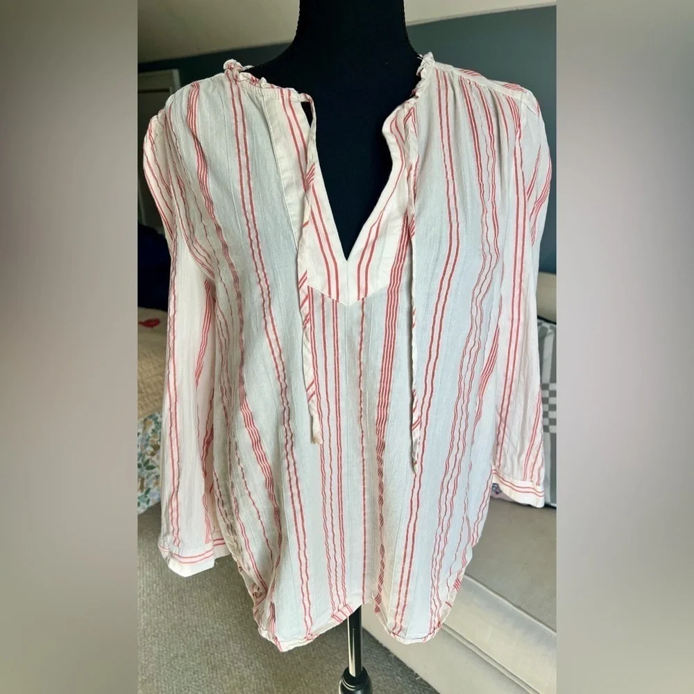 LOFT - SEERSUCKER WHITE AND RED STRIPE SHIRT - SIZE L - Picture 1 of 8